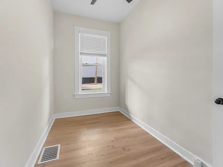2219 Benton Ter #A — Photo 12