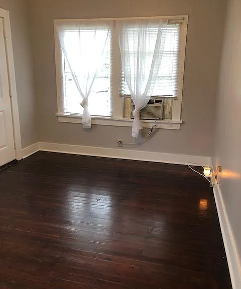 406 S Jefferson St — Photo 6