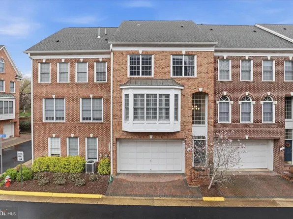 6816 Rigby Ln, Mc Lean, VA 22101