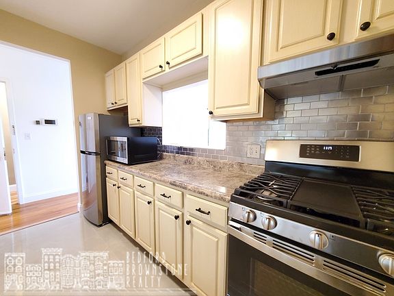 4th image of 165A Stuyvesant Ave #B