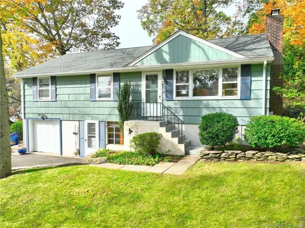 28 Hollow Tree Road, Norwalk, CT 06854