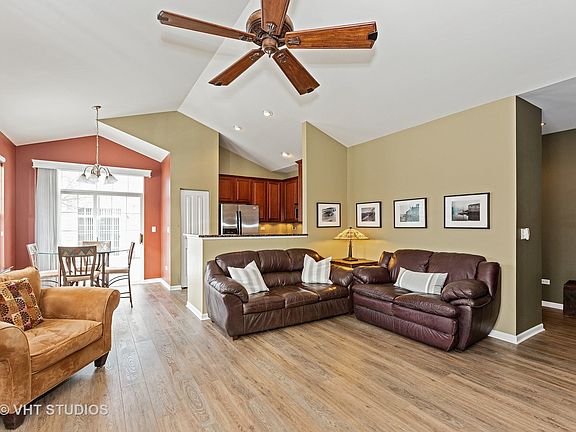 3rd image of 1900 Chase Ln #1900