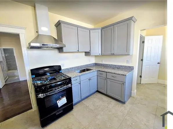 947 Morton St APT 1, Mattapan, MA 02126