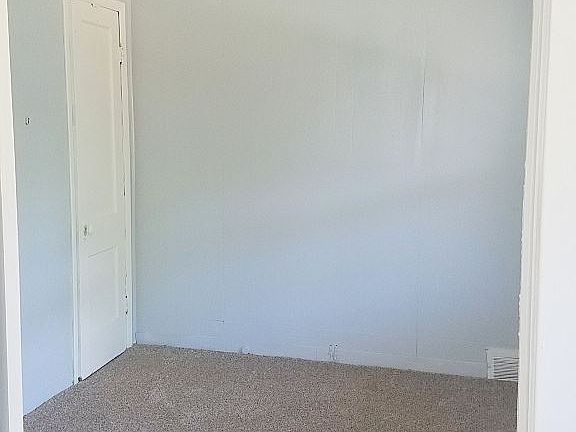 4th image of 12101 Parkview Ave #2