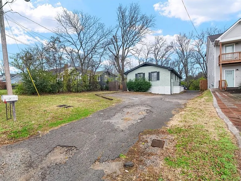 319 Morton Ave #A — Photo 13