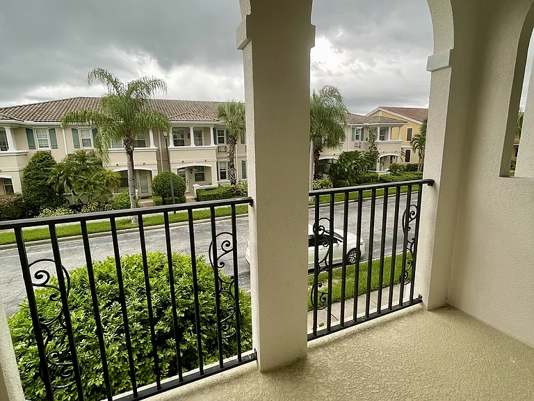 1649 Napoli Dr W #1649 — Photo 28
