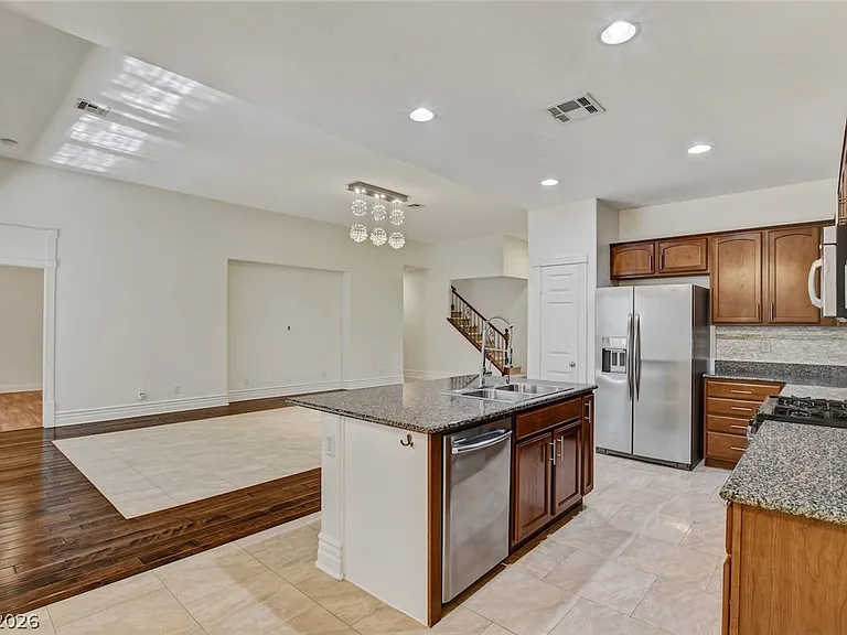 8117 Slate Falls St — Photo 24