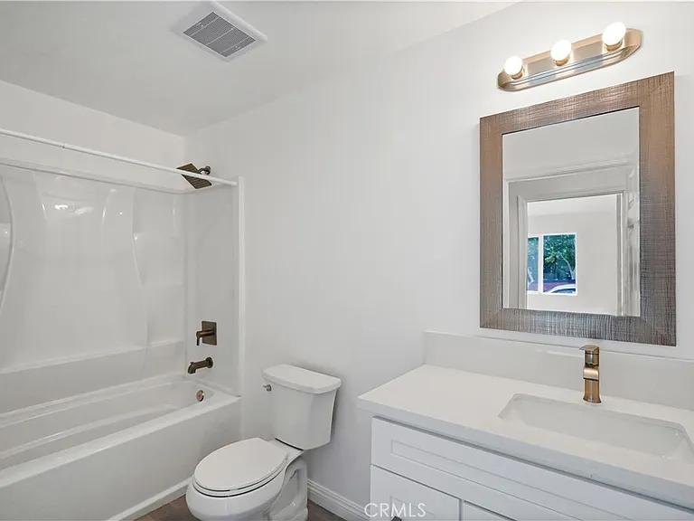 6539 N Bobbyboyar Ave — Photo 8