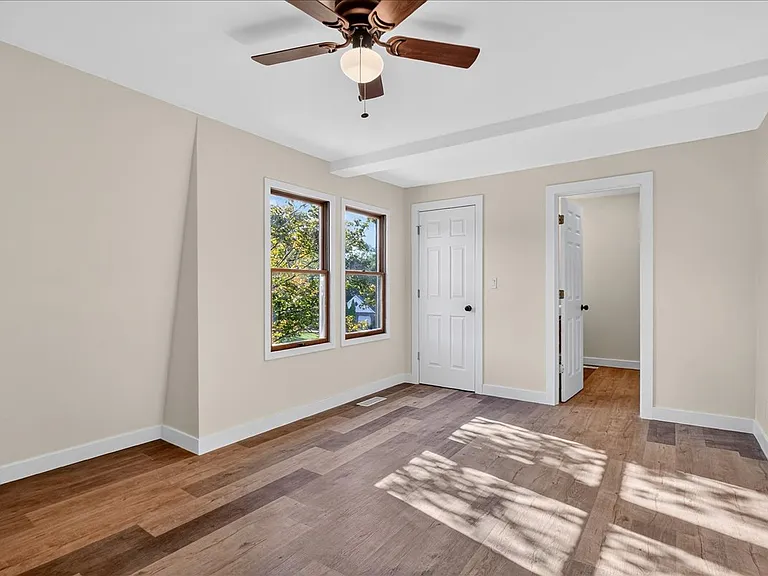 208 Coral Dr — Photo 18