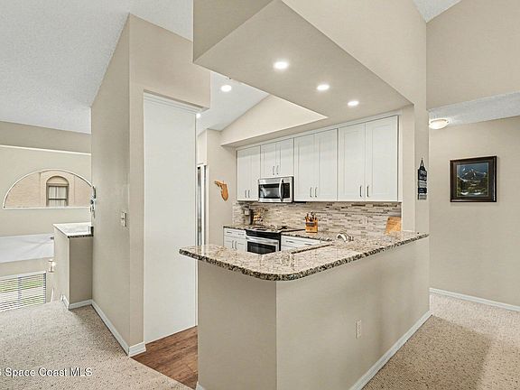 5th image of 1055 Country Club Dr #523