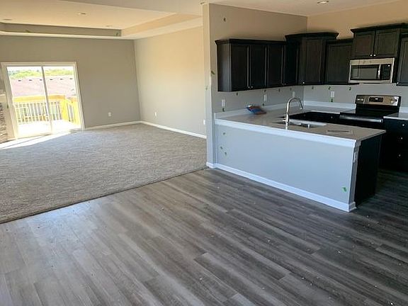 3rd image of 1553 Primrose Dr SE