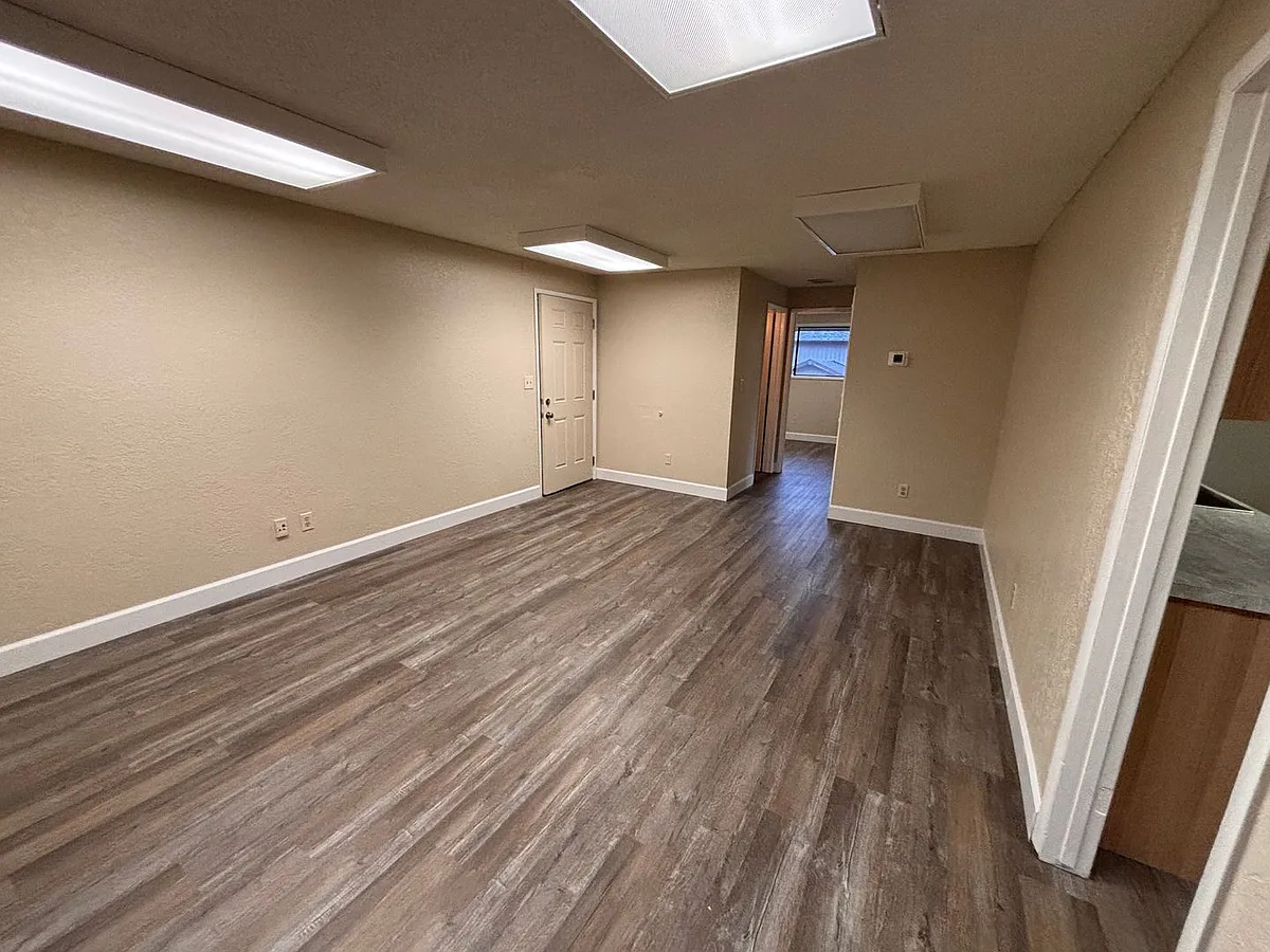 Building Photo - 301 Crater Lake Ave