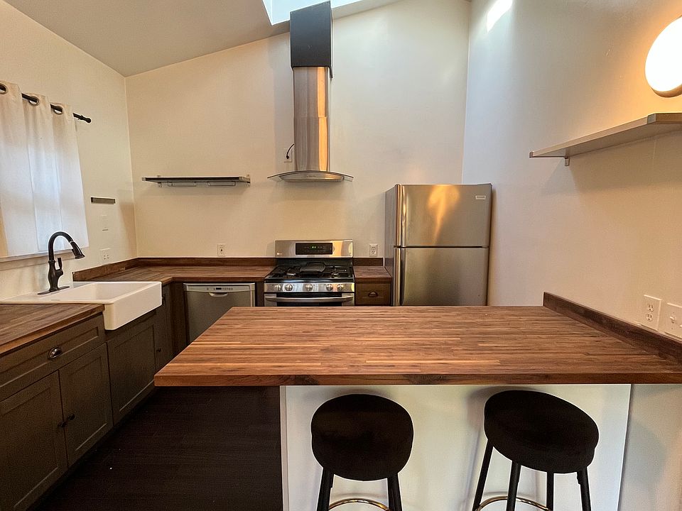 1st image of 1419 De La Vina St #F