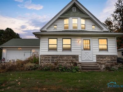 1401 N Raab Rd, Swanton, OH, 43558