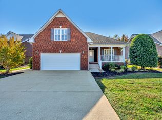 180 Winfrey Ct, Pleasant View, TN 37146