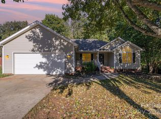 605 Beavers Cove Ln NW, Concord, NC 28027