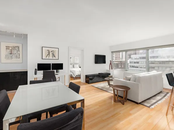 118 East 60th Street image 1 of 10