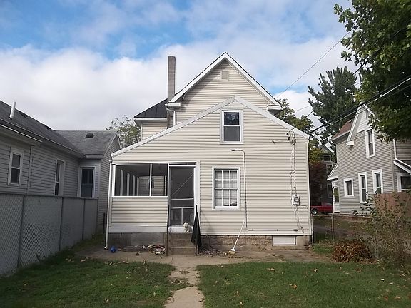 2nd image of 153 Vine St