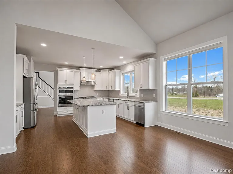 3219 Brackley Dr — Photo 8