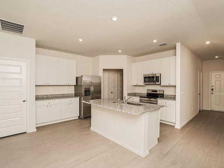 3325 Muenster Ave — Photo 6