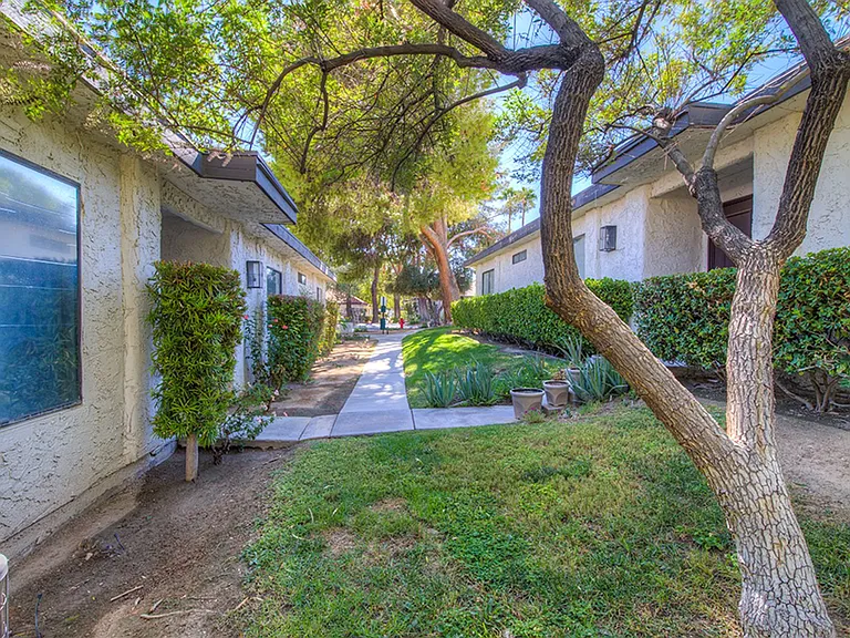2574 Pera Cir — Photo 5