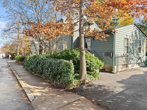 18 Donnell St, Cambridge, MA 02138