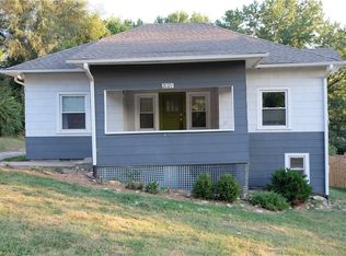 2021 NW 50th Ter, Northmoor, MO 64151