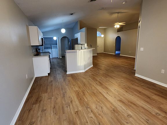 5th image of 4921 Fiske Cir