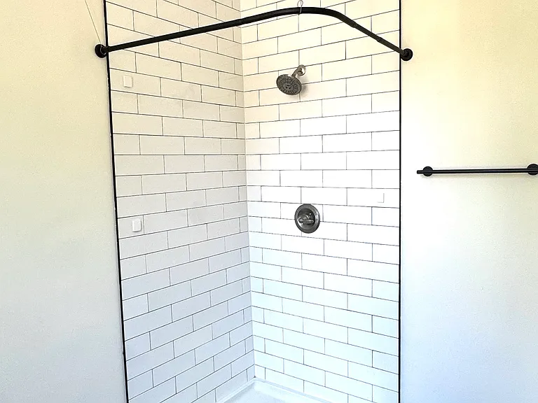 436 W 6th St #3 — Photo 8