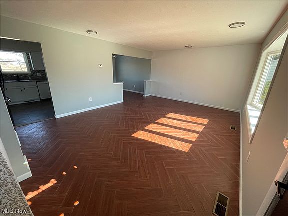 3rd image of 167 Bethesda Cir