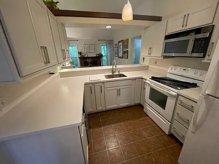 5207 SW 86th Ter — Photo 8