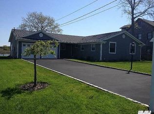 265 Belvedere Dr, Oakdale, NY 11769