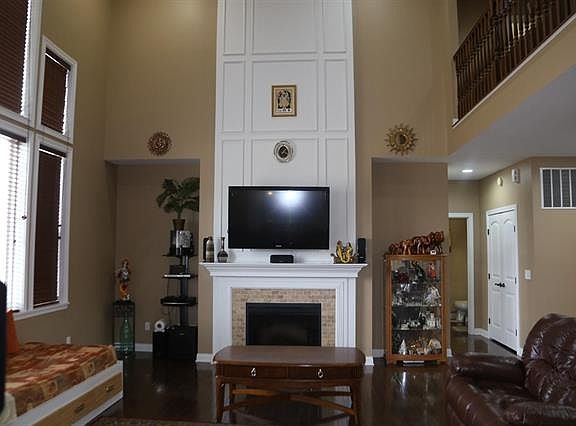 2nd image of 2119 Tuscanyview Dr