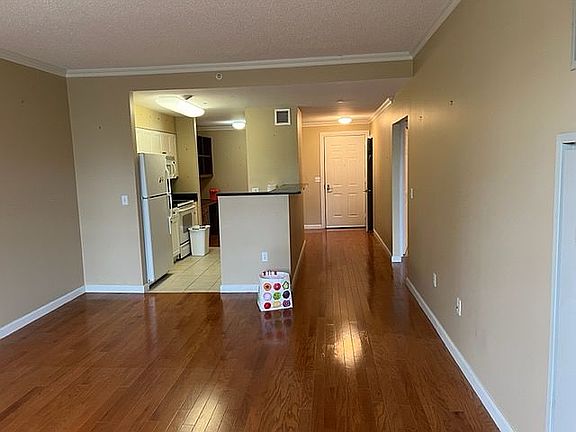 3rd image of 300 Mamaroneck Ave APT 605