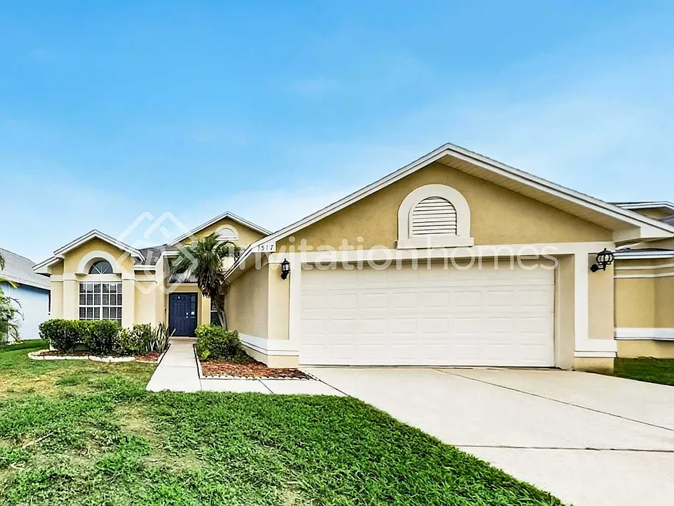 1517 Chepacket St