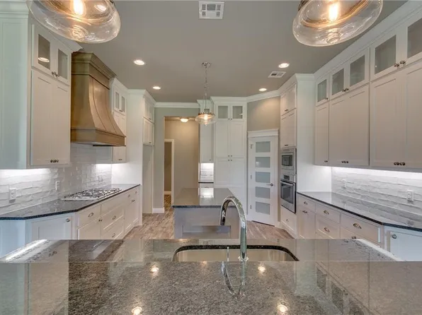 4124 Carmina Dr, Edmond, OK 73034