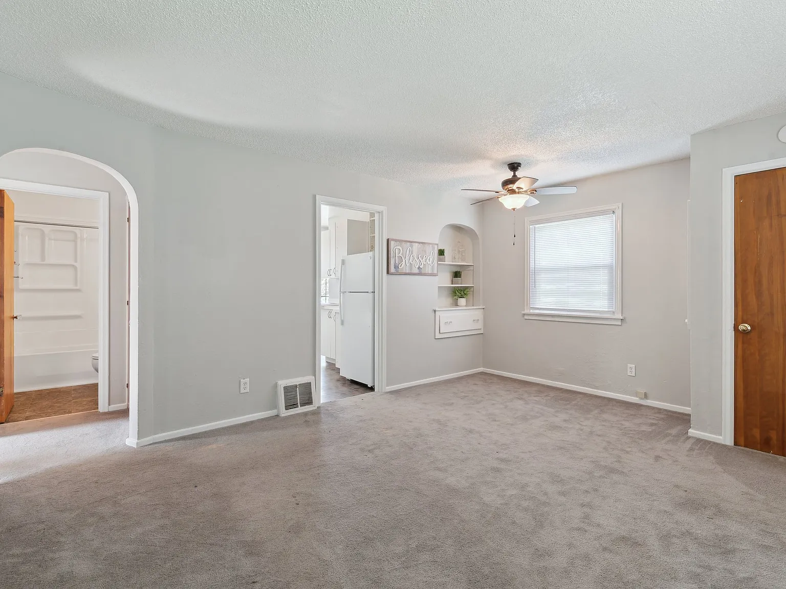2 bed, 659 sqft, $1,100 — Photo 2