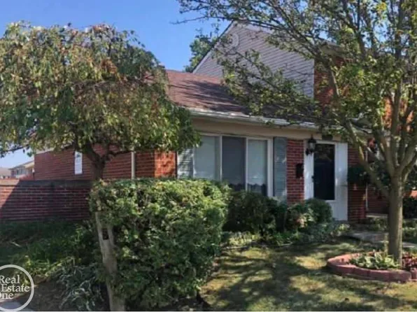 25666 Lexington Ln, Roseville, MI 48066