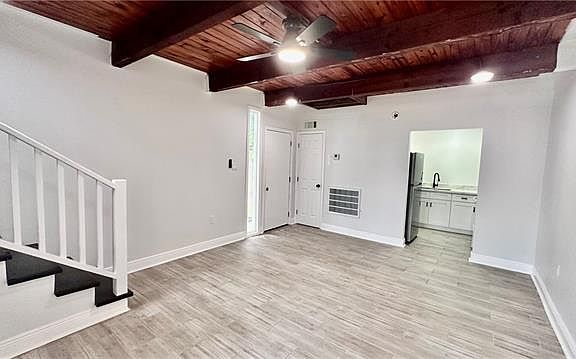4th image of 101 Appletree Ln #2-5