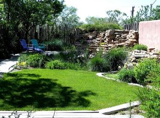 112 La Loma St, Taos, NM 87571