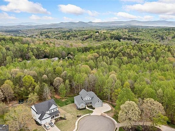 2nd image of 2 Village Rdg