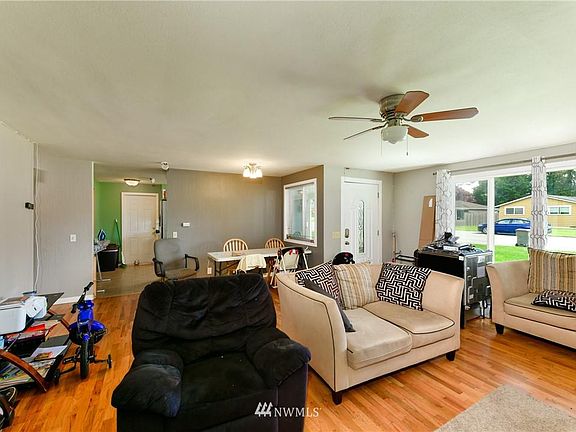4th image of 1607 E Avon Ave