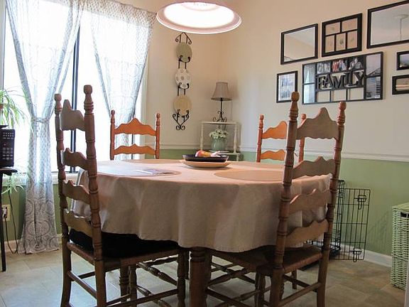 Breakfast/Dining Nook
