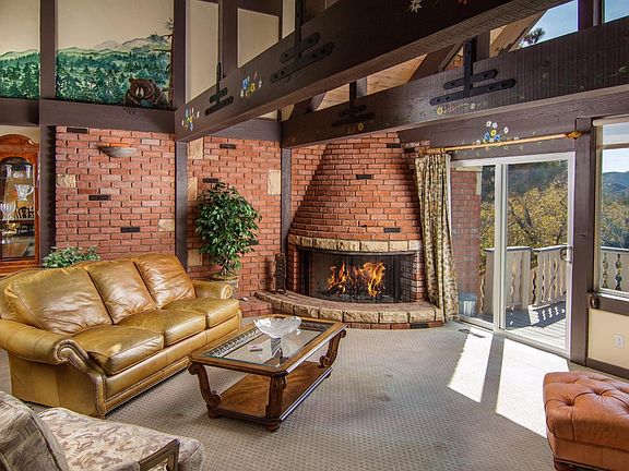 4th image of 1289 Yellowstone Dr