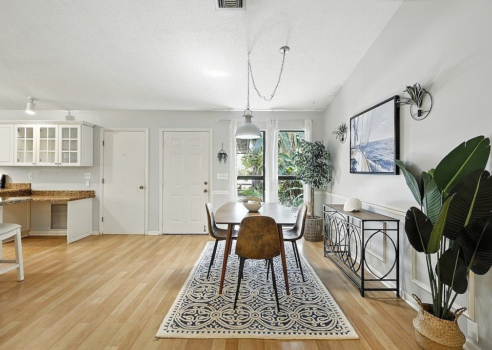 1st image of 601 41st Ave
