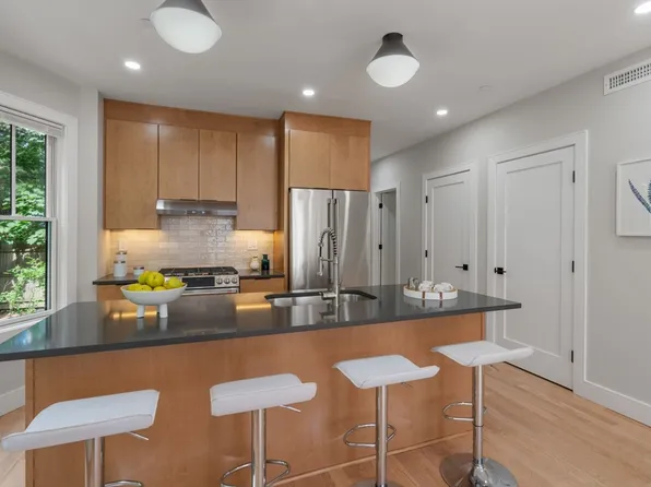 12 Henry St Unit A, Brookline, MA 02445