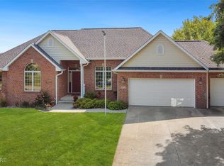6717 Eagle Ridge Dr, Johnston, IA 50131