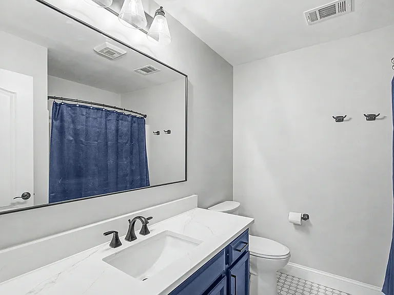 1512 E Henry St — Photo 14
