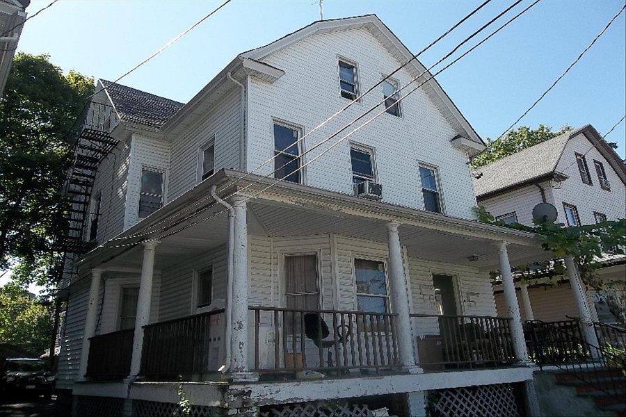 2nd image of 42 Morris St
