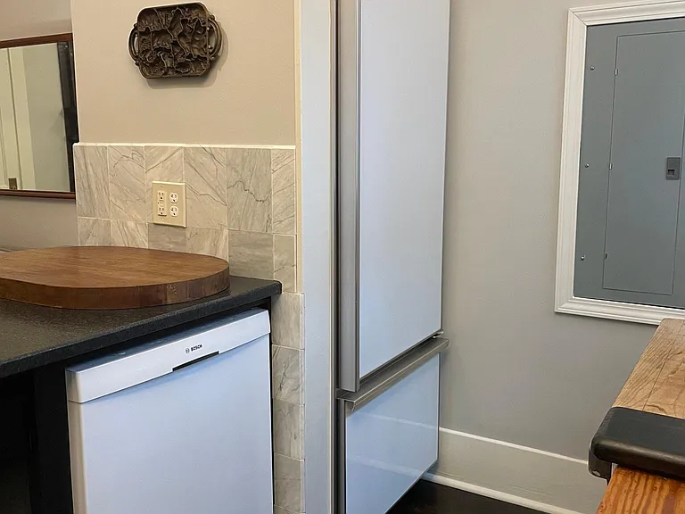Marble backsplash